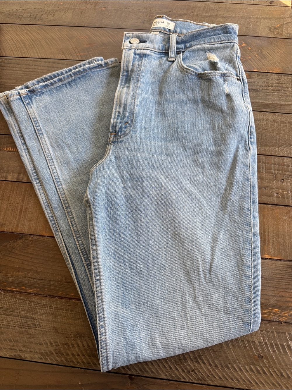Abercrombie & Fitch Women's Ultra High Rise Vintage Flare SIZE 28/6